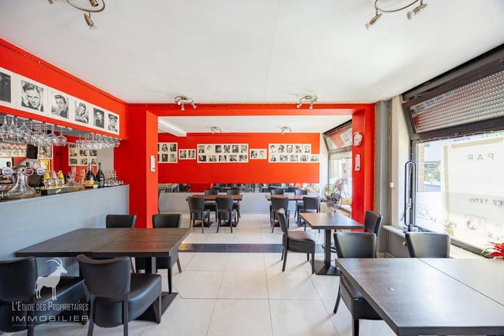 Mixed-use building for sale in Roux