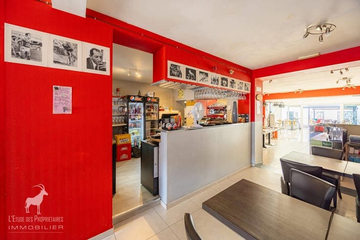 Mixed-use building for sale in Roux