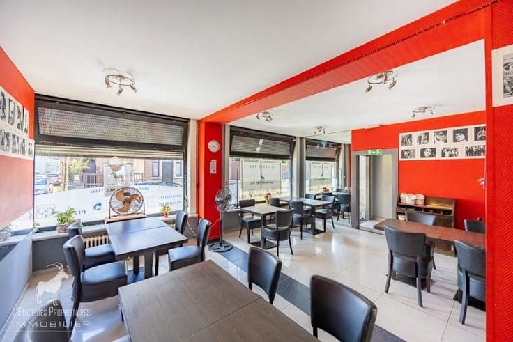 Mixed-use building for sale in Roux