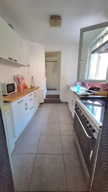 Instapklare gezinswoning met 3 slaapkamers, keuken, verni...