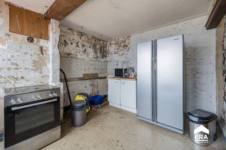House for sale in the center of Hooglede with 4 bedrooms
