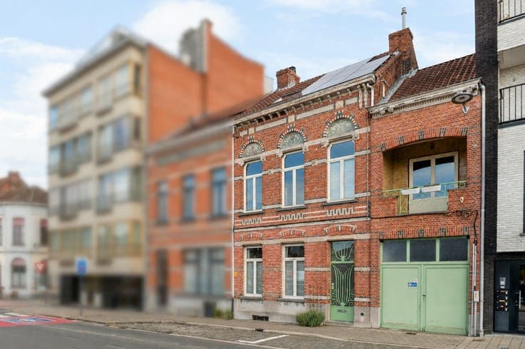Characterful home with 4 bedrooms for sale in Temse