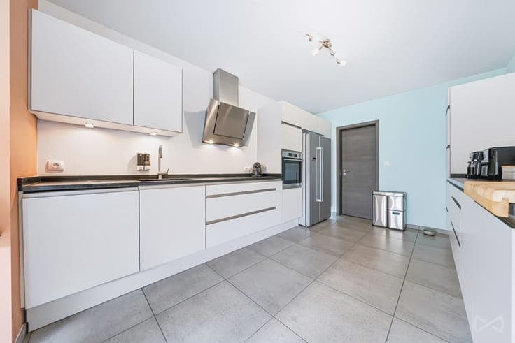 Immaculate 4 bedroom house in Thines