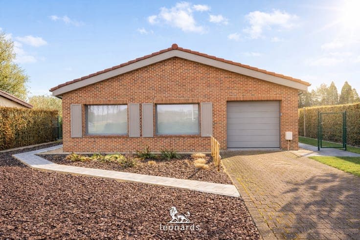 Move-in-ready home with magnificent garden in prime location