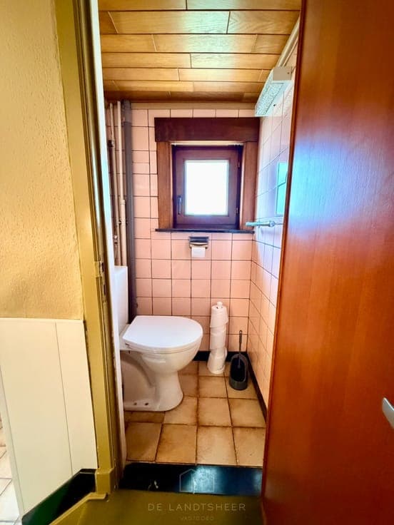 Te renoveren halfopen bebouwing met 3 slaapkamers in hart...