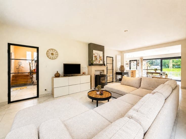 Te koop, instapklare, alleenstaande woning met garage op ...