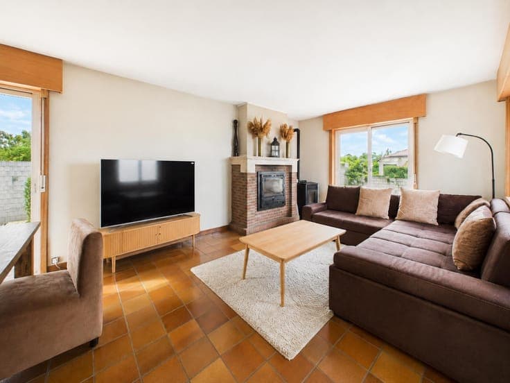Superb semi-detached bungalow with 4 bedrooms near Tournai
