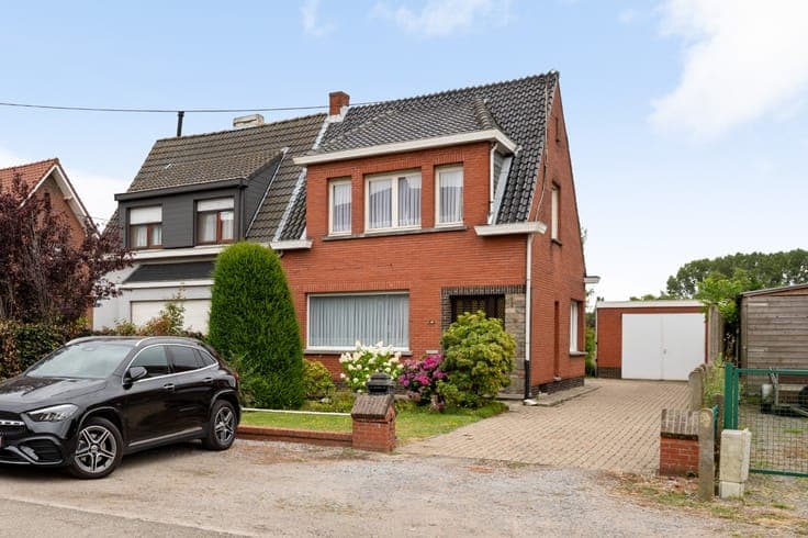 Te renoveren HOB met 3 slpk., ruime tuin én garage