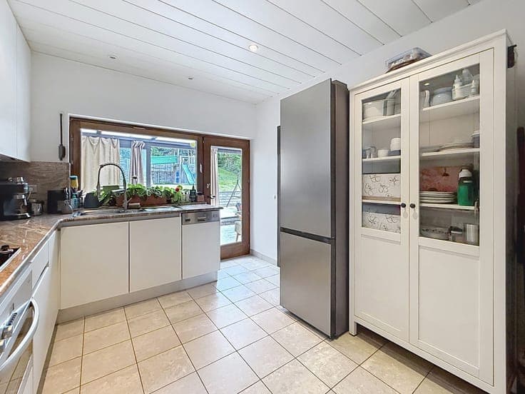 Charming 3-bedroom BUNGALOW with a lovely garden