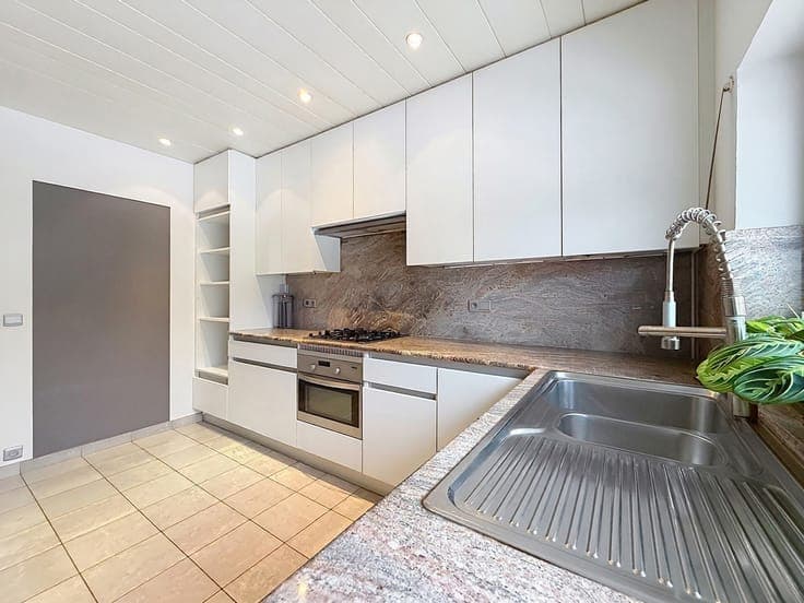 Charming 3-bedroom BUNGALOW with a lovely garden