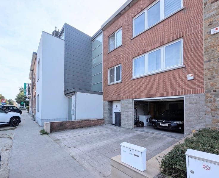 Stockel area, 196m² house, 4 bedrooms, garden, garage