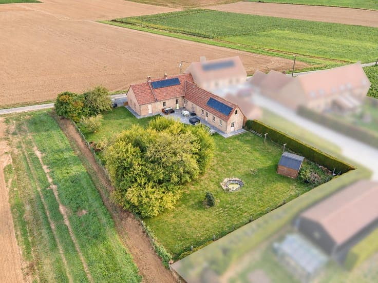 Detached 4-bedroom house with a garage and a large garden.