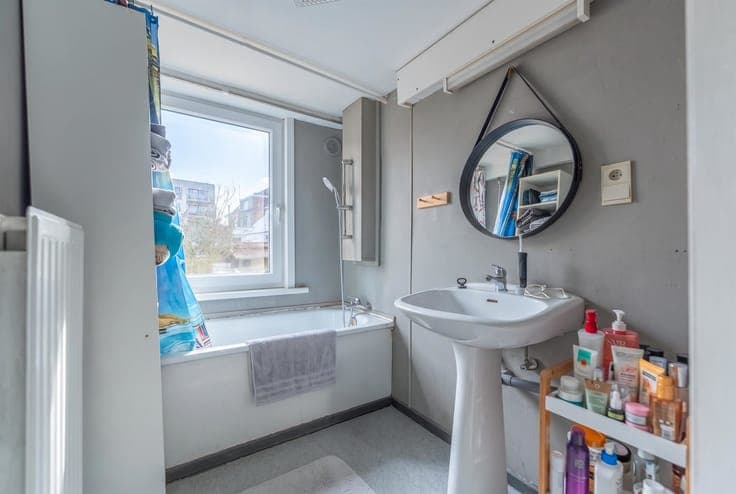 Idéal investisseur - Maison 1 ch avec cour et remise. Faire