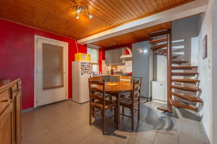 Idéal investisseur - Maison 1 ch avec cour et remise. Faire