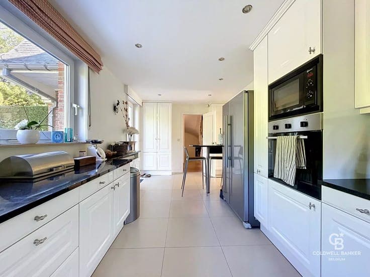 Fully Renovated ±280 sqm House with 5 Bedrooms, southwest-Fa