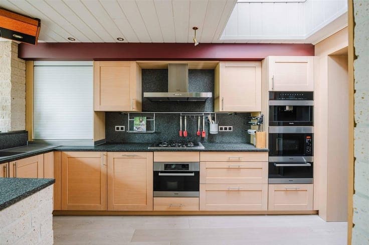 Gezellige rijwoning met vier slaapkamers en aangelegde tuin