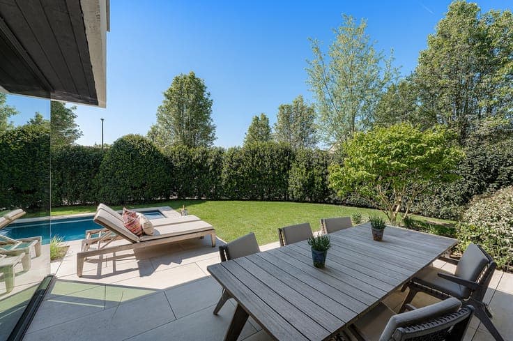 Exclusieve villa met zwembad en prachtige tuin in Knokke.