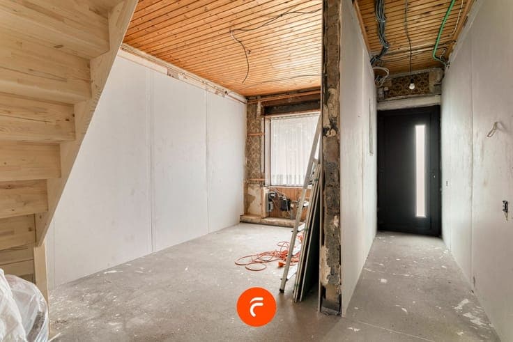 Verder af te werken woning met tuin op 171 m2