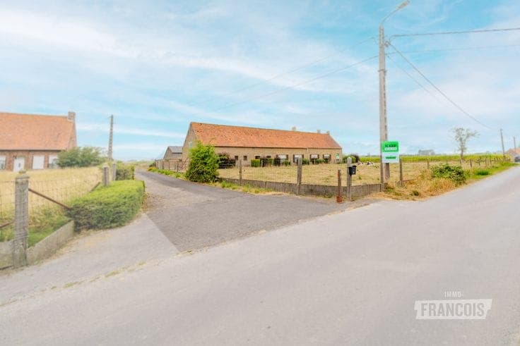 Farmhouse on a 6,269 m² plot with approved change of use to…