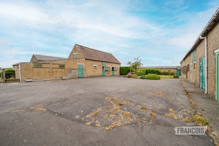Farmhouse on a 6,269 m² plot with approved change of use to…