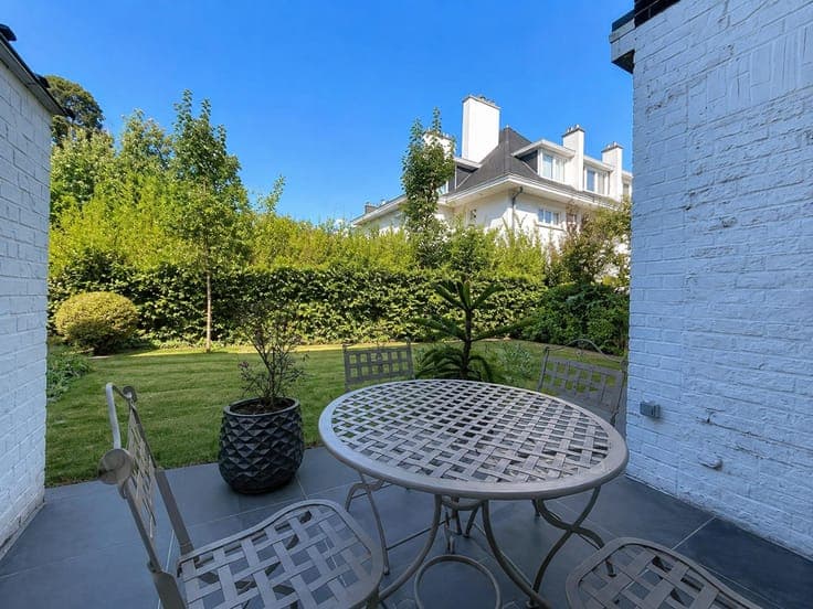 5-Bedroom Family Home with Garden & Garage