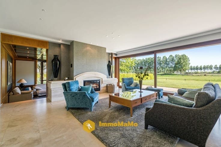 UNIEKE VILLA MET WEILAND EN PAARDENSTALLEN OP EEN TOPLOCA...