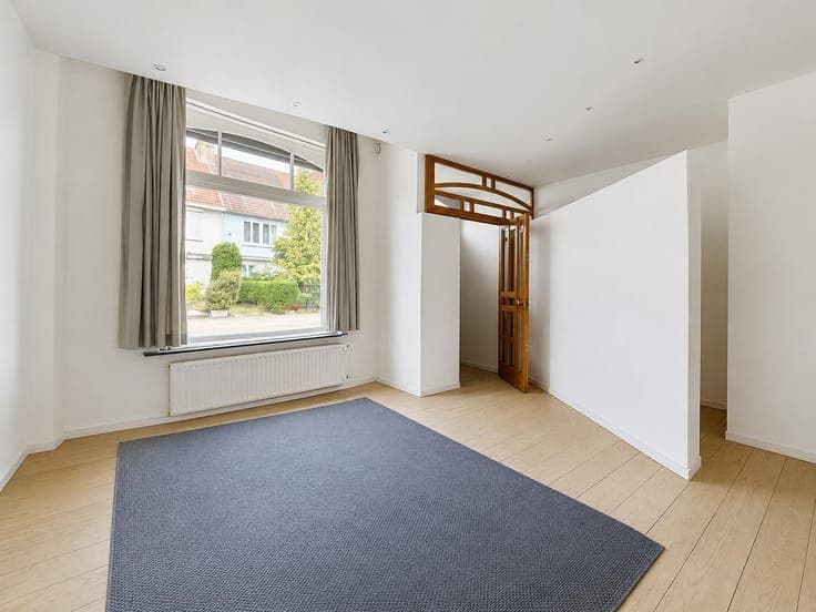 Uccle – Saint-Job, a charming 4-bedroom family home with a s