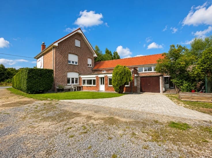 Volledig gerenoveerde en verrassend ruime gezinswoning me...