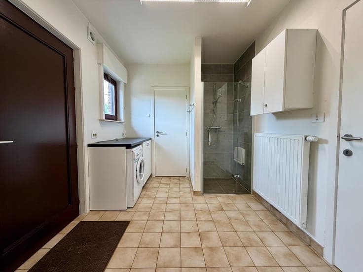 Bright villa with garden, terrace and double garage in Sint