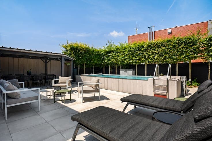 Bright house with swimming pool for sale in Asse