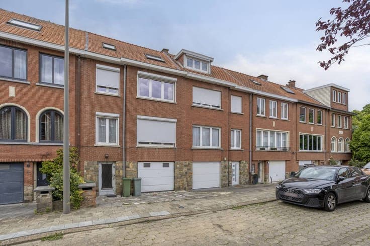Spacious house with 5 rooms, garage and garden in Koningslo