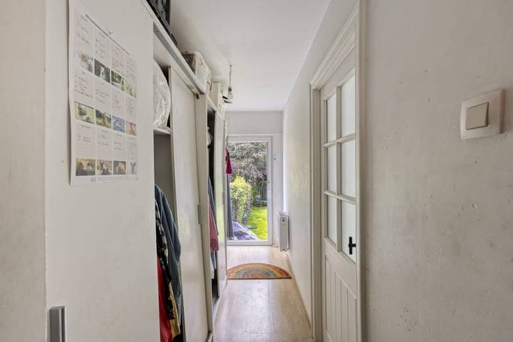 Spacious house with 5 rooms, garage and garden in Koningslo