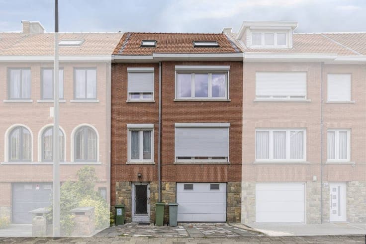 Spacious house with 5 rooms, garage and garden in Koningslo