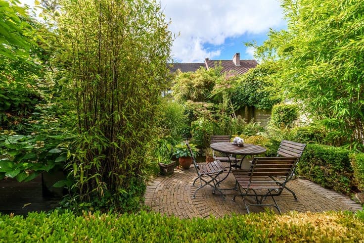 Unique house with office and lovely garden near the center o