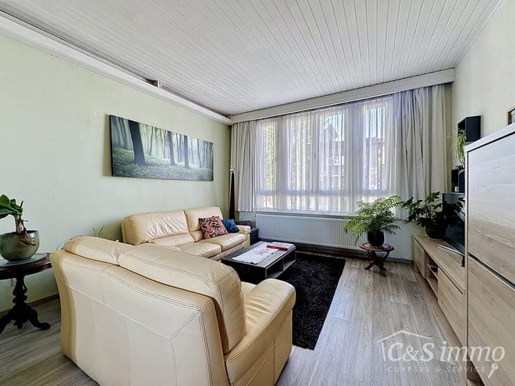 Charming family home with a garden near Rivierenhof
