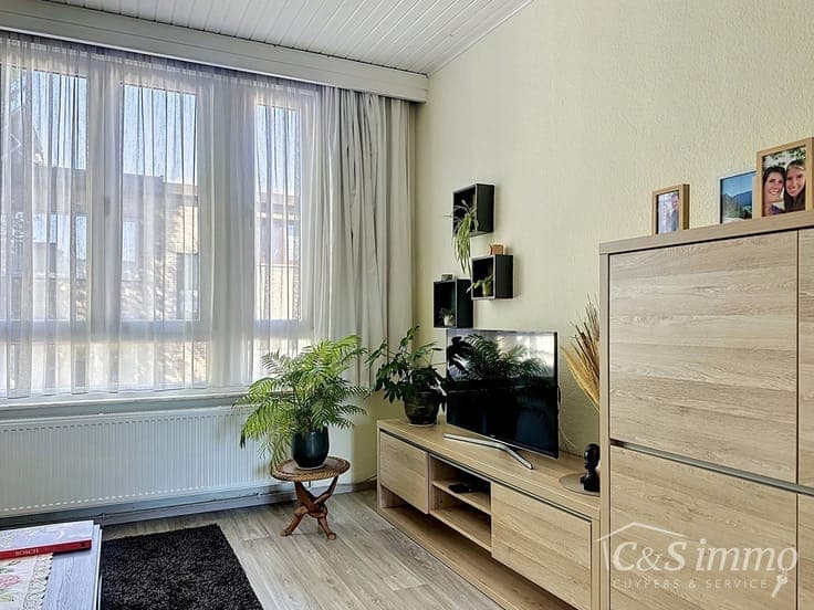 Charming family home with a garden near Rivierenhof