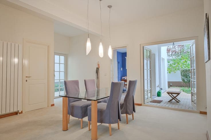 Beautiful 1927 Brussels townhouse in Altitude 100