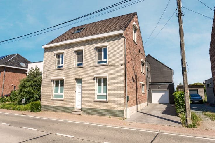 House in Sint-Pieters-Leeuw