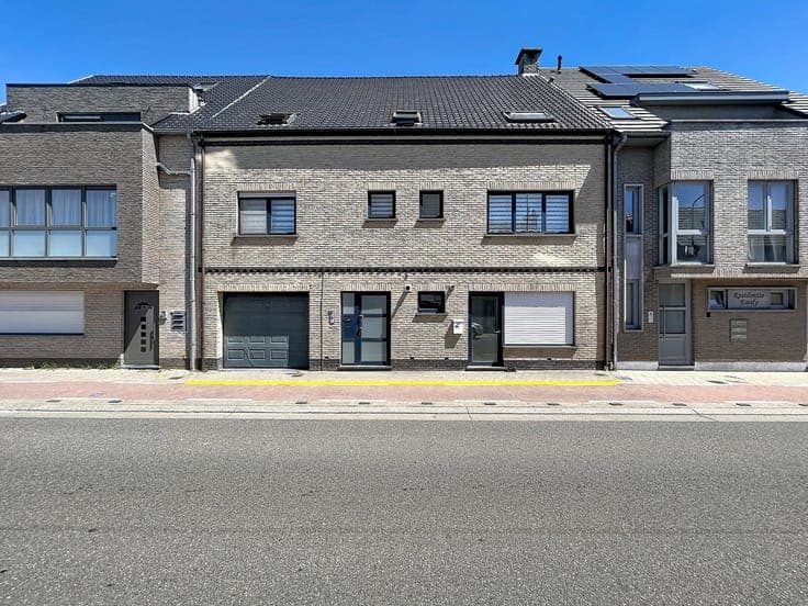 Apartment building