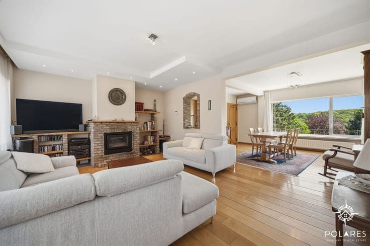 Ready-to-move-in house on 16 acres with energy performance c