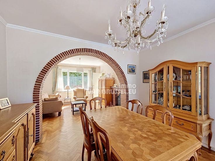 Well-maintained villa in a very good location