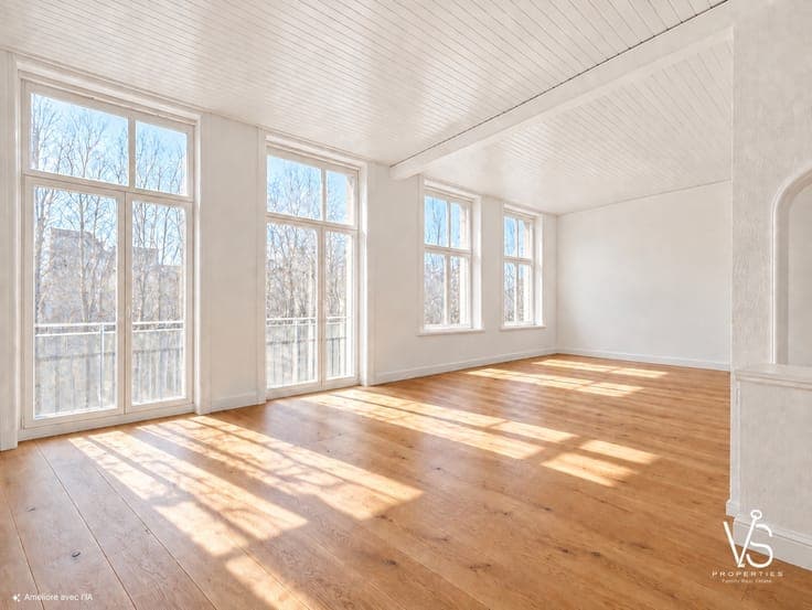 BUILDING TO RENOVATE WITH GREAT POTENTIAL,BRIGHT & SPACIOUS