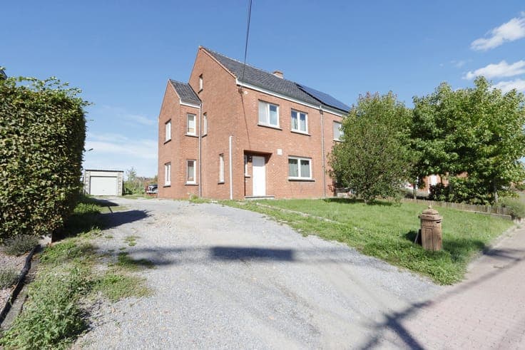 A HOB in need of some updating, with a garage and a lovely g