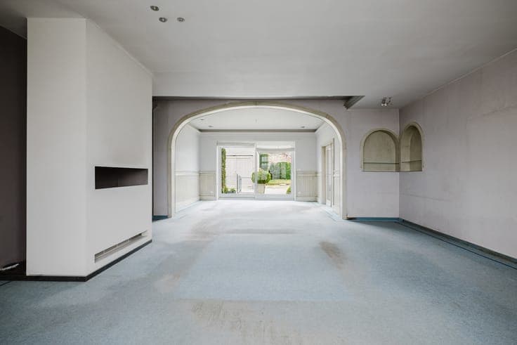 Stately home in need of renovation on 708 m² in Merelbeke