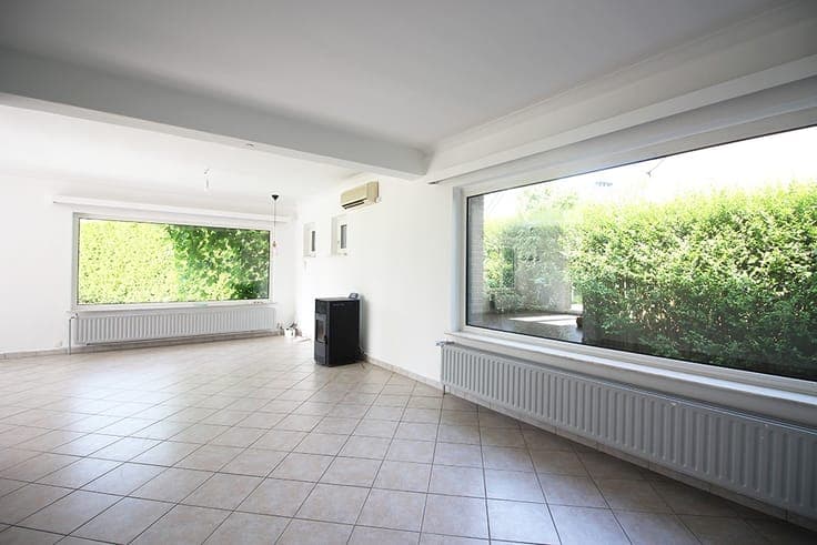 Move-in-ready, energy-efficient home with a sunny garden