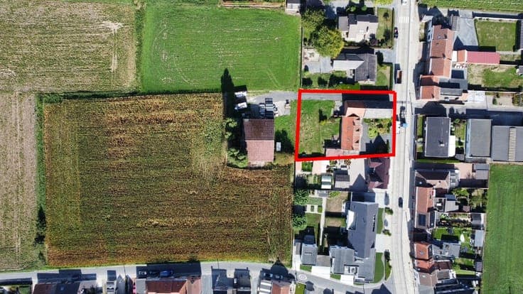 For renovation: charming home on a 15,786 m² plot in Deerlij