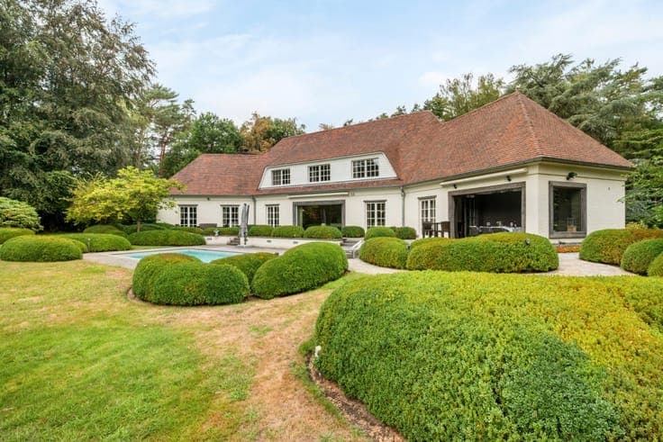 Exceptional country house on a private estate of over 1.6 h