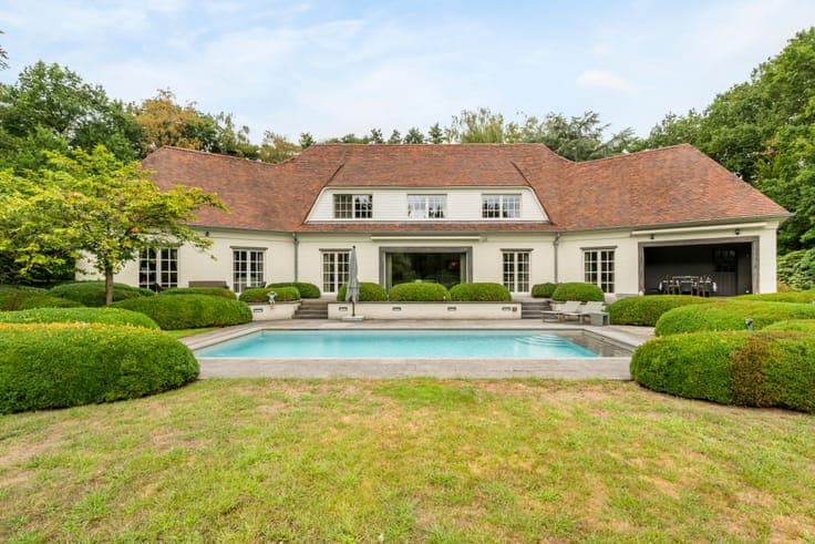 Exceptional country house on a private estate of over 1.6 h