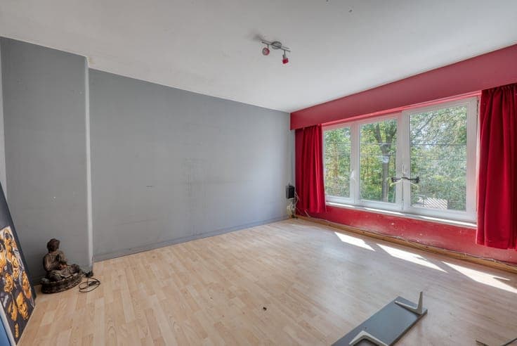 Nabij de Lembeekse bossen gelegen woning met 3-4 slaapkam...