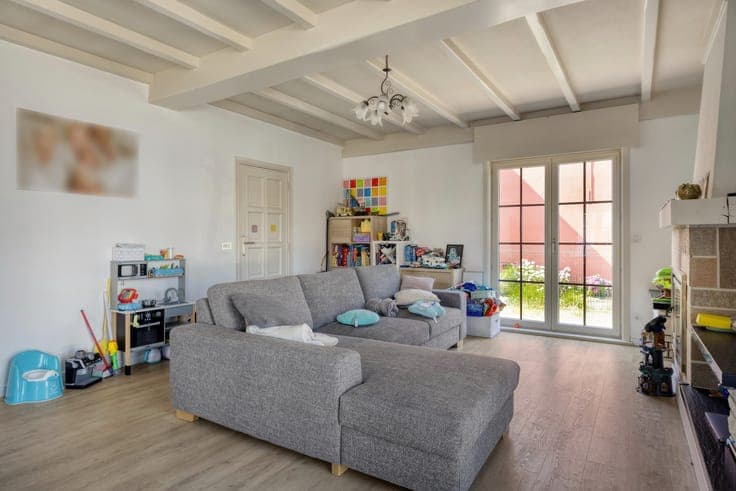 Gezellige laagbouwwoning op ruim perceel van 1566 m² te I...